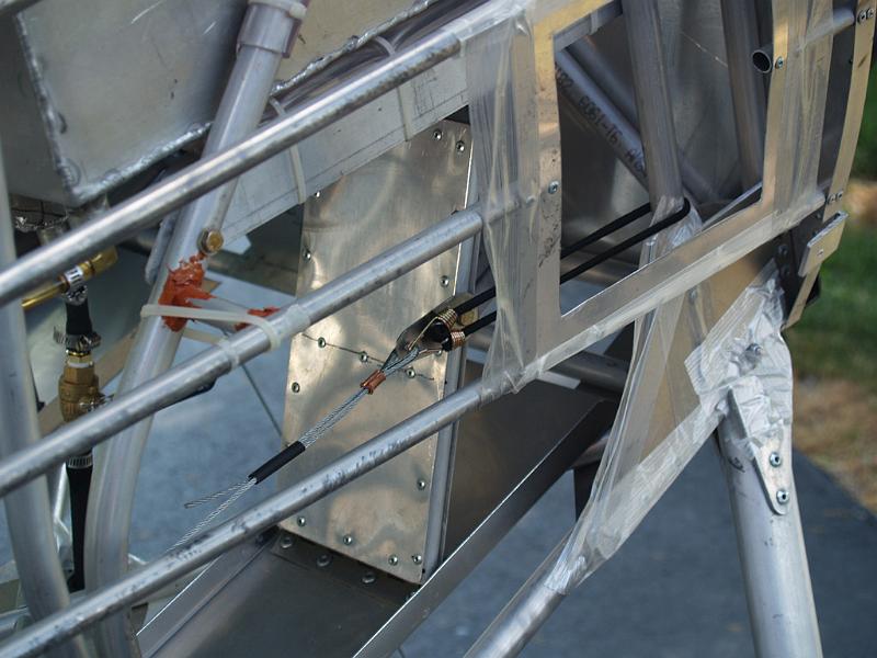 0787.jpg - Rudder bungies.