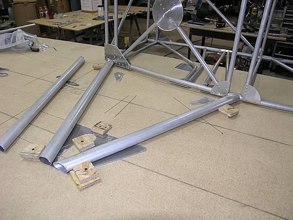 gearlayout.jpg - Working on the landing gear - Day 2 - Robert's Bull Whip Session